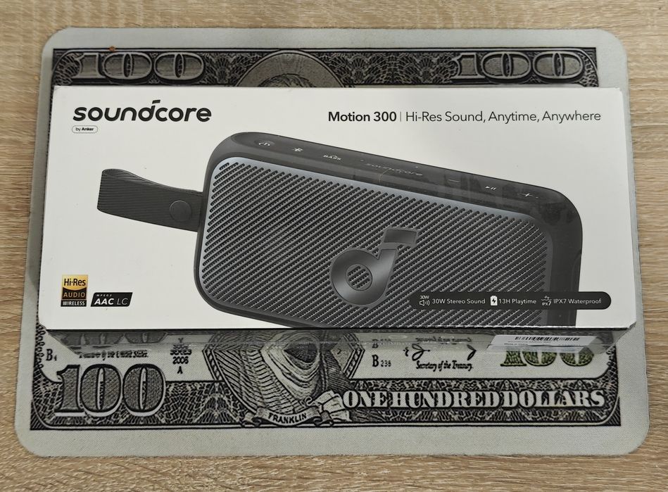 Anker Soundcore Motion 300 портативна блютуз колонка