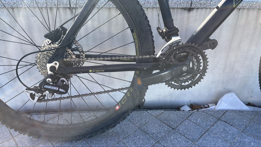Bicicleta usada por 1 ano