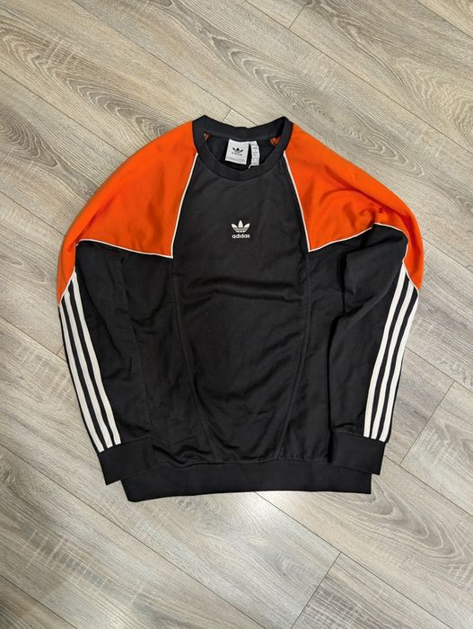 Світшот Adidas розмір M