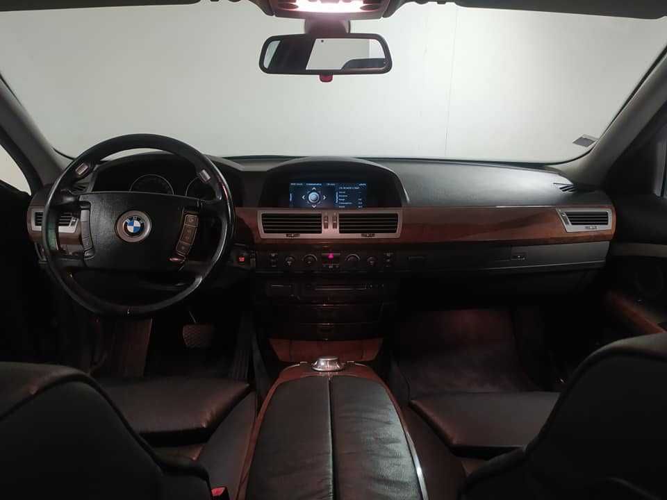 BMW 735i V8 Full extras