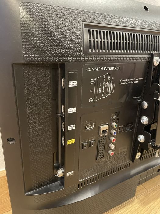 Telewizor samsung UE32H5500 + uchwyt ścienny