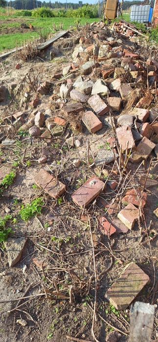 Oddam gruz  cegła z ziemią