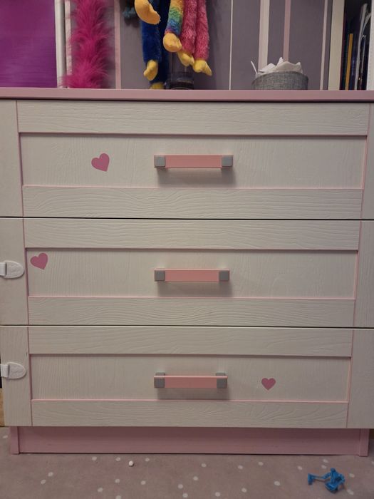 Набір меблів для дитячої кімнати