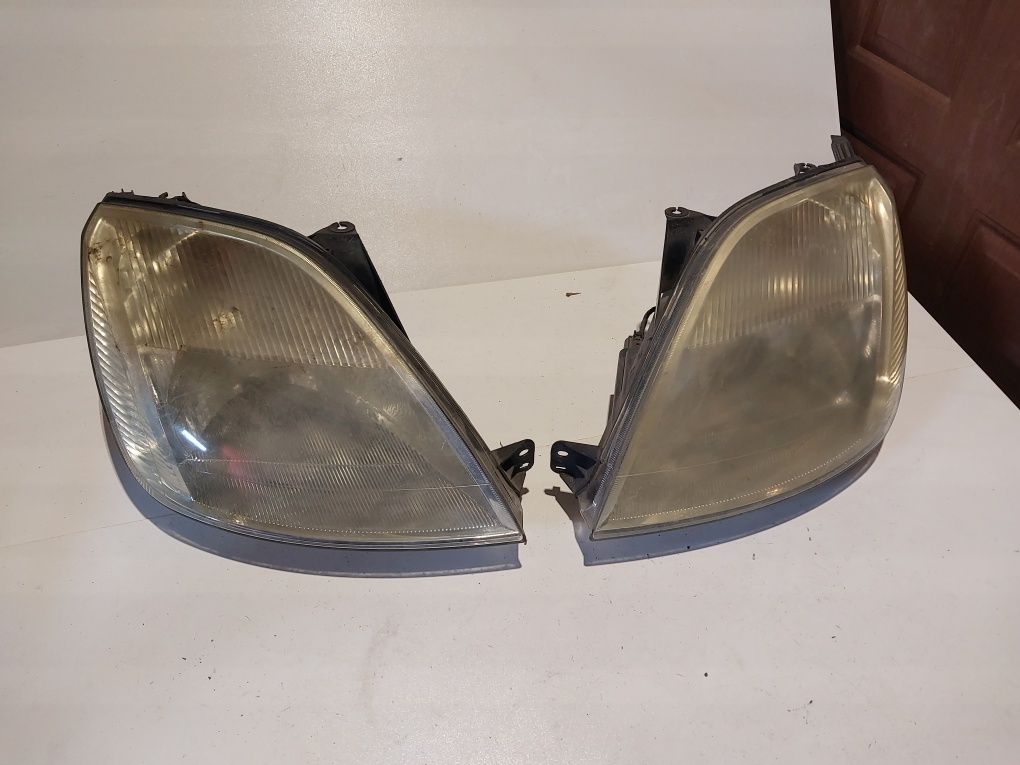 Ford fiesta mk 4 mk 5 mk4 mk5 V VI lampa przednia reflektor prawa lewa