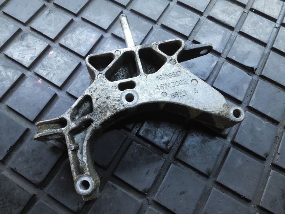 FIAT LANCIA PUNTO ŁAPA SKRZYNI 46759567 POSIADAM 2 SZT