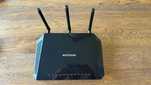 Sprzedam router Netgear R6400 – stan bardzo dobry, sprawny technicznie