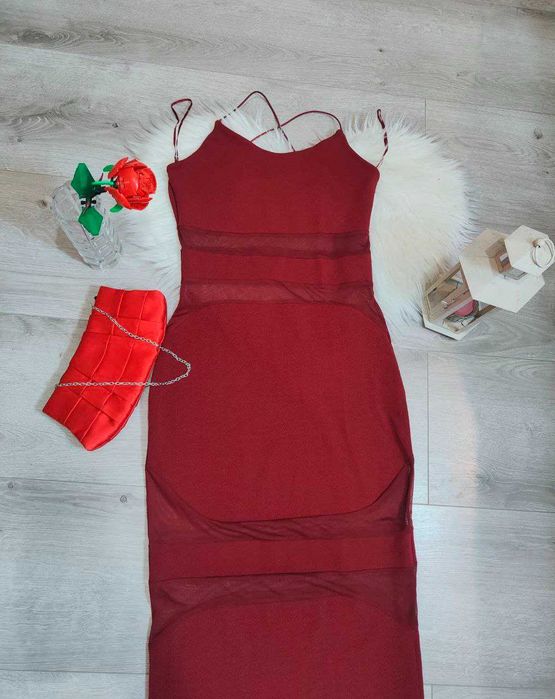 Sukienka Damska Burgundowa Dluga Dopasowana  Glamour Babe (L)