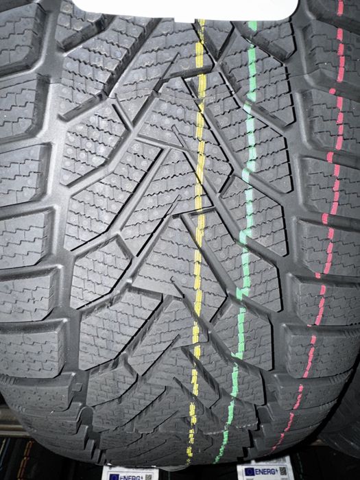 Opony zimowe 235/45R18 98V Uniroyal WinterExpert XL