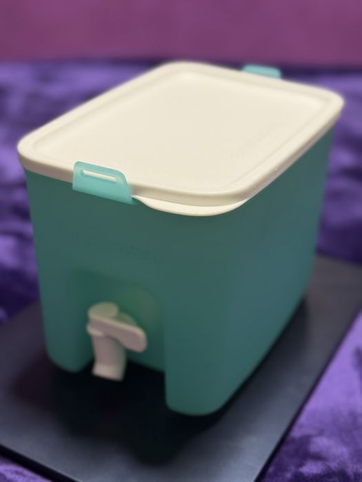 Контейнер Водолей 3.1 л с ручкой бирюзовый Tupperware