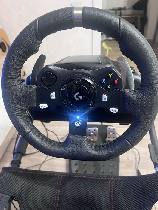 Ігрове крісло Playseat Challenge ActiFit  та кермо Logitech g920