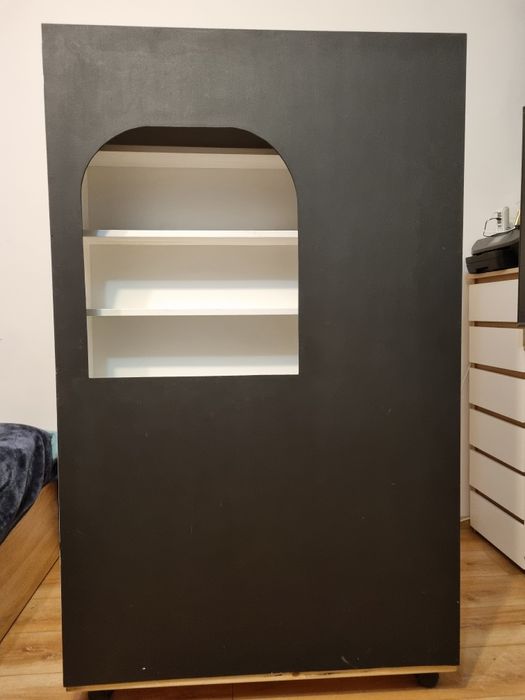 Sprzedam drewniany sklepik