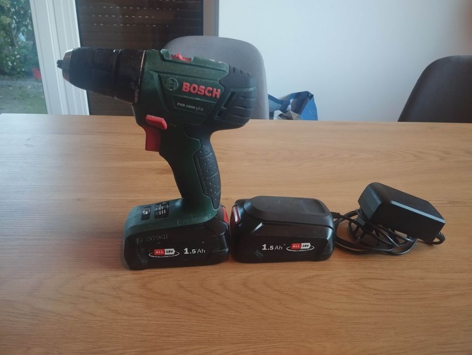 Wiertarko-Wkretarka BOSCH PSR 1800 LI-2 18V 2 x AKU 1.5Ah + Ładowarka