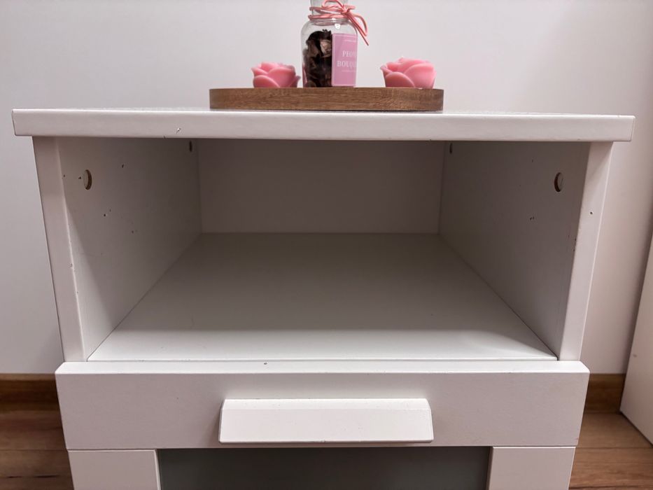 Piękna szafka nocna