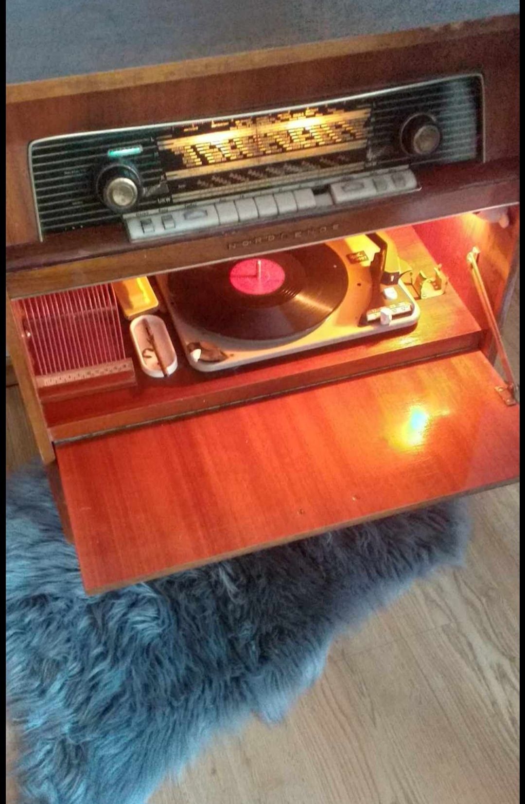 Radio gramofon stereo