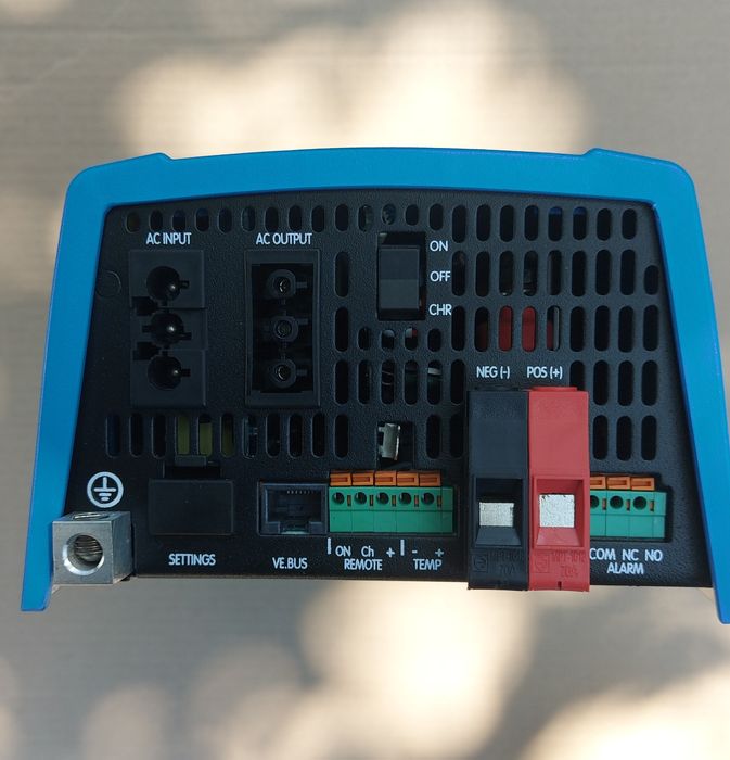 Гібридний інвертор Victron Energy MultiPlus 12/500/20-16 PMP121500000