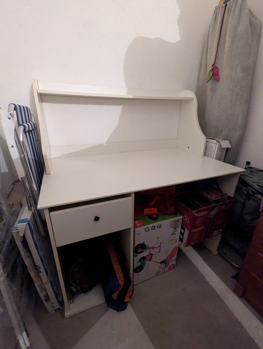 Secretária branca IKEA