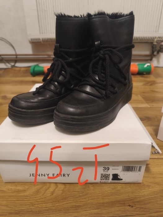 Buty damskie zimowe r 39