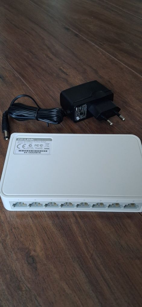 Switch TP-LINK TL-SF1008D