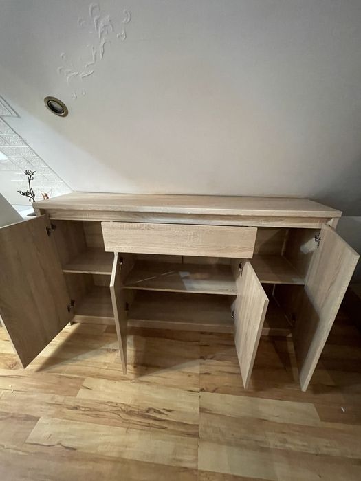 Szafa trzydrzwiowa z lustrem