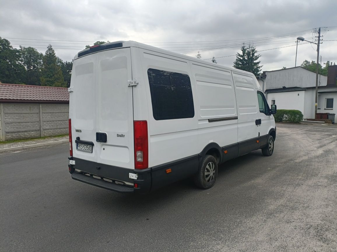 Iveco Daily 2,3 Brygadówka 7 osób/ Mały przebieg/ Salon PL/ Super Stan