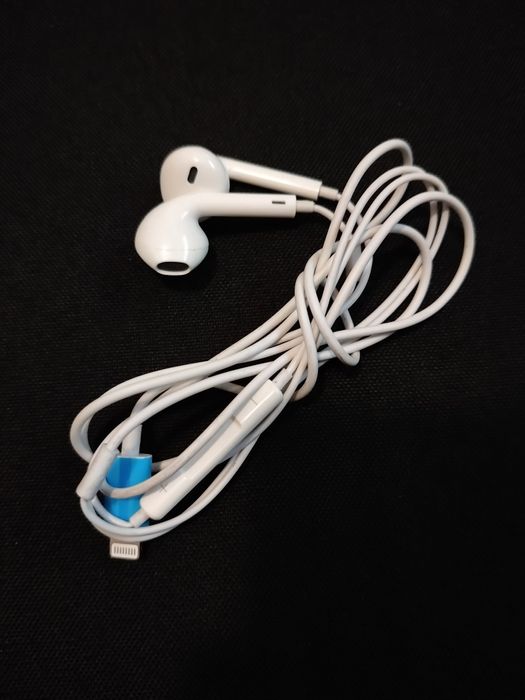 Nowe białe słuchawki bluetooth na kablu do iPhone 6-14 szybka wysyłka