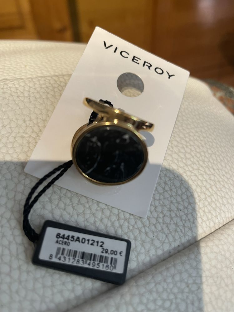 Viceroy anel com pedra onix novo