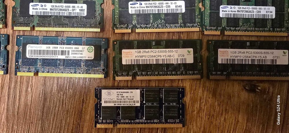 Zestaw 16 pamięci RAM DDR2