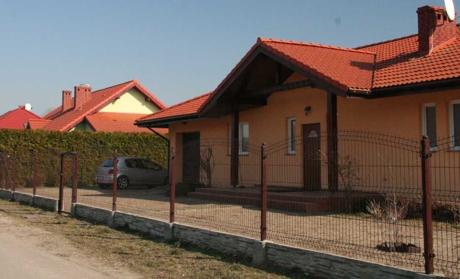 Ceownik metalowy do podmurówki ogrodzenie panelowe brama