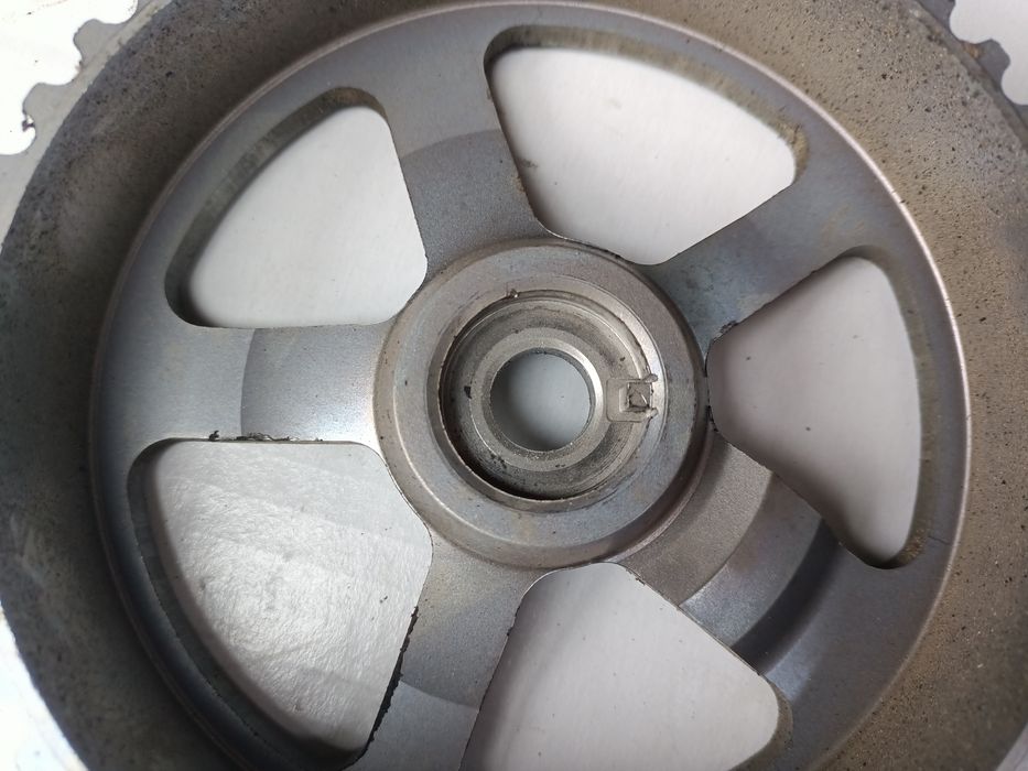 Koło wałka rozrządu 1,9dci Vivaro Trafic Scenic Laguna