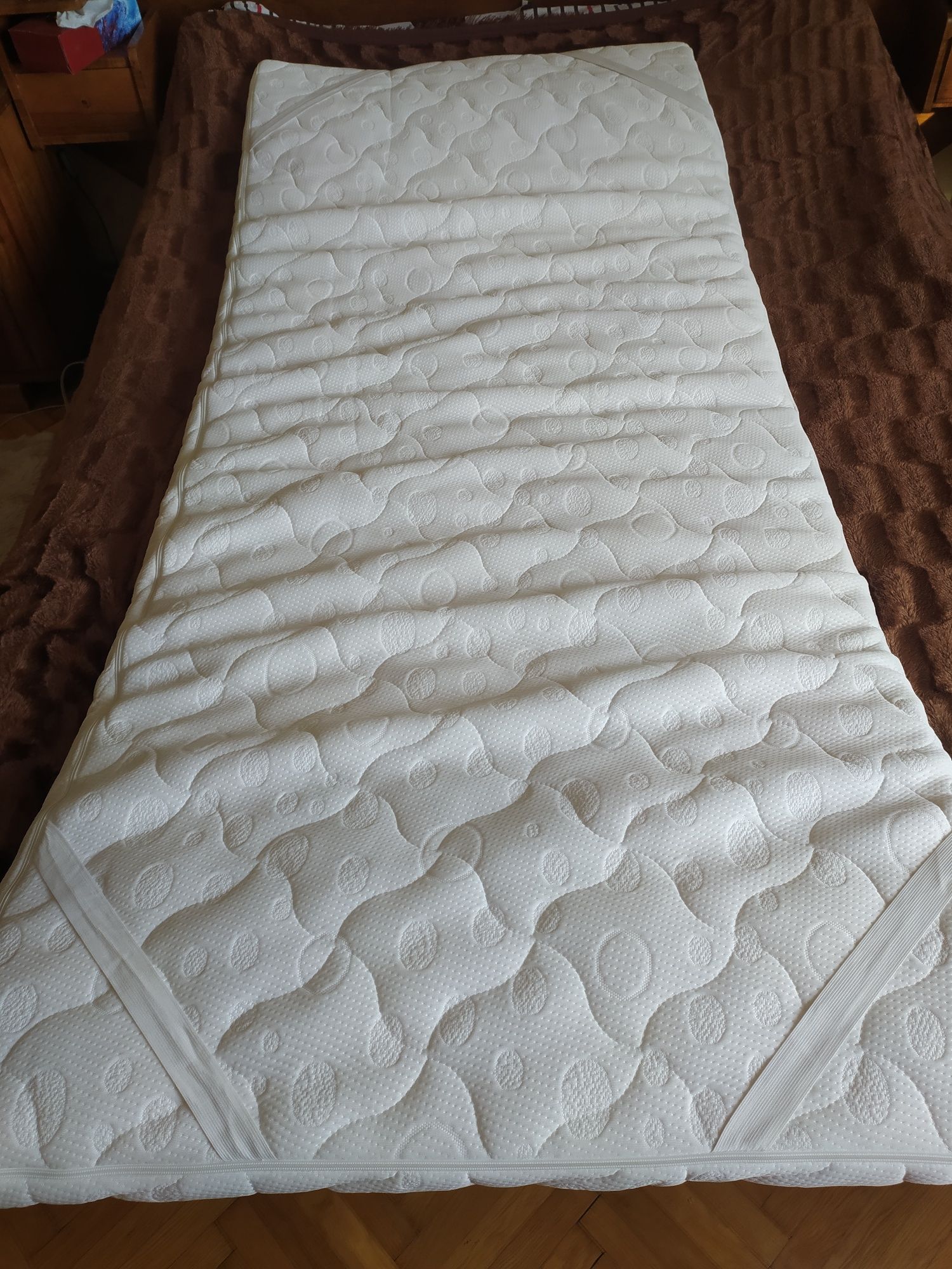 Матрац topper  aero 1.90*80 *6см Майже новий. Чохол знімається