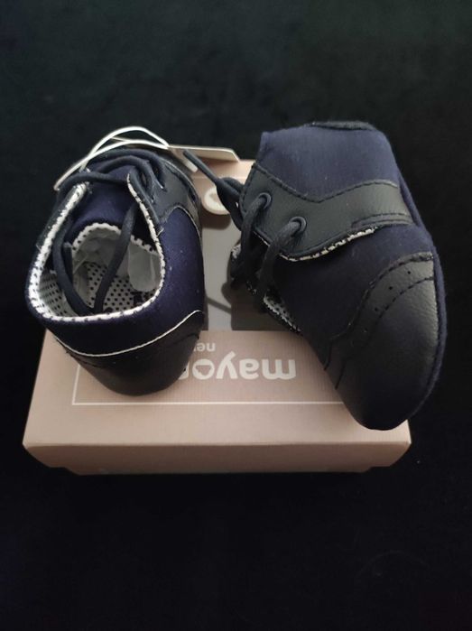 Sapatos da marca Mayoral newborn, novos, com etiqueta e em caixa