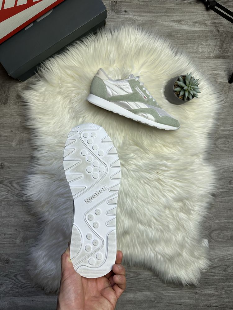 Кроссовки Reebok classic original 45р