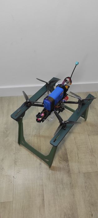 Підставка для 10 дюймових FPV дронів.