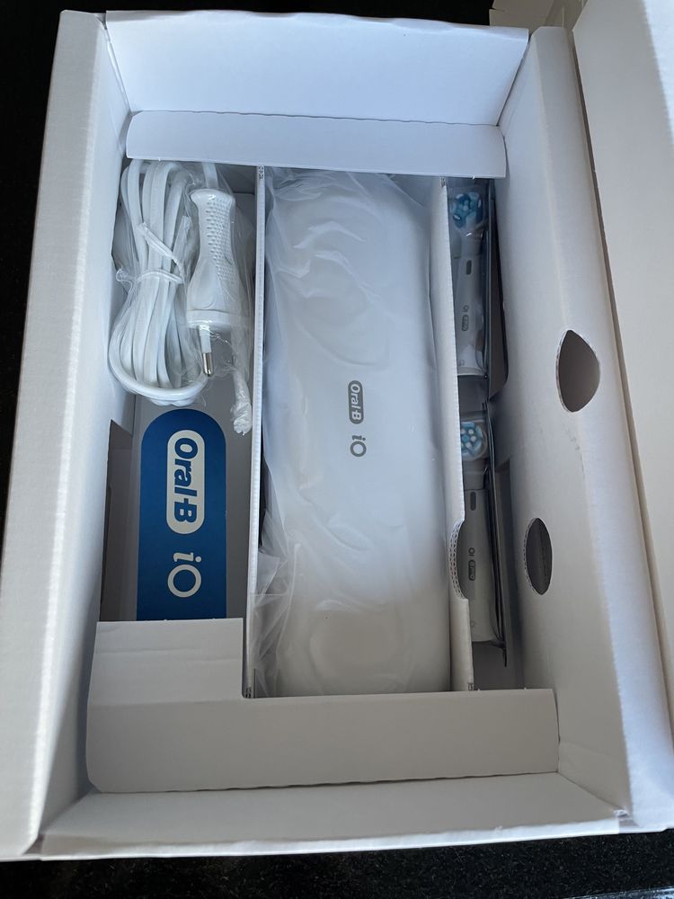 Szczoteczka elektryczna oral b io 8