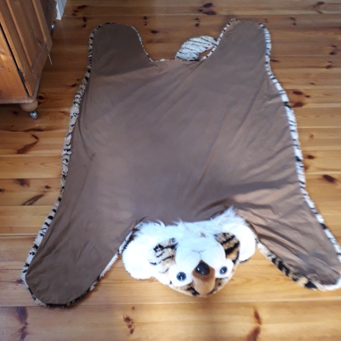 Kapa tygrysek na łóżeczko lub dywanik do dziecinnego pokoju