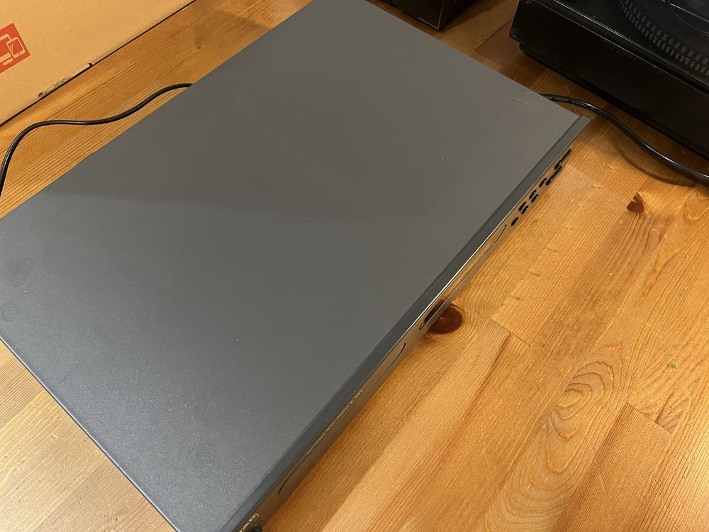 Odtwarzacz NAD Campact Disc Player C 521