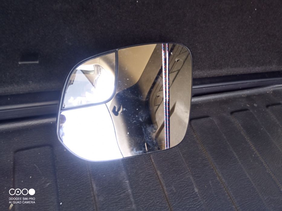 Дзеркало заднього виду (Дзеркальний елемент) лівий Toyota Rav 4 гібрид