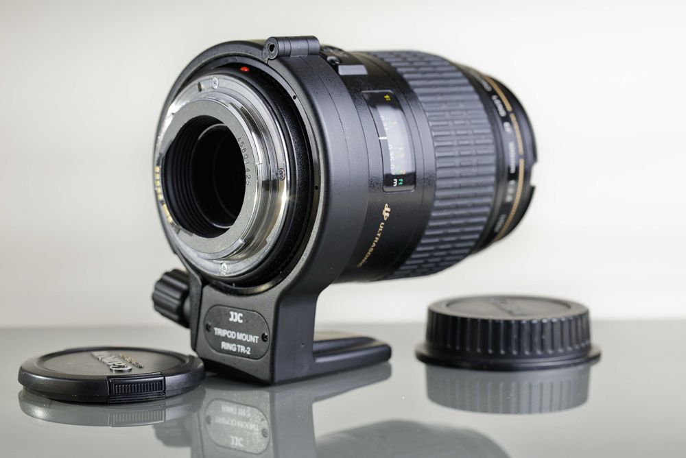 Canon EF 100 mm F/2.8 Macro 1:1 USM z obejmą do statywu