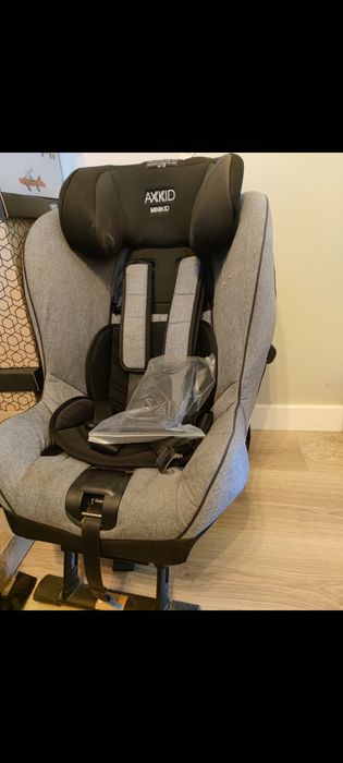 Fotelik samochodowy axkid minikid