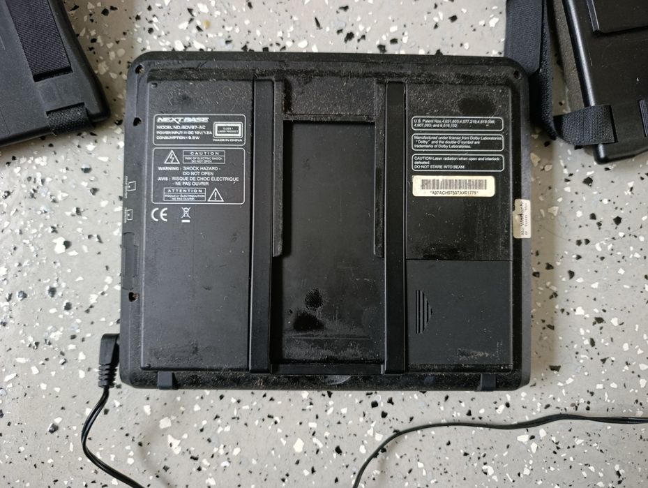 Dvd player на підголовник в авто