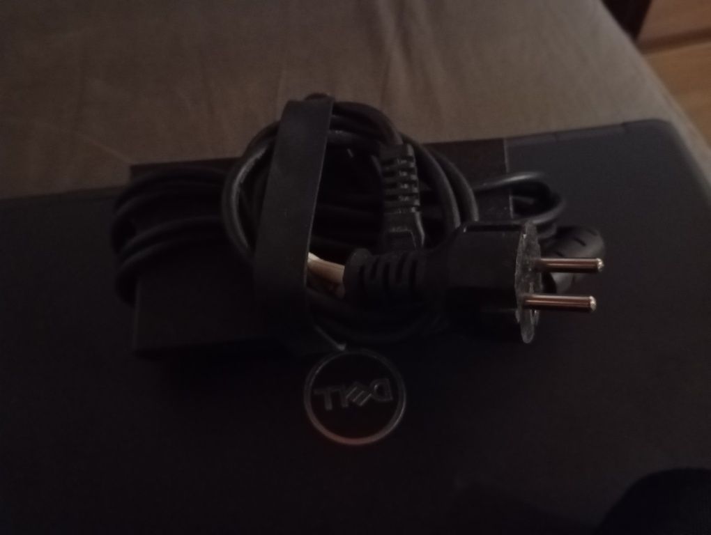 Dell Lenovo 5590