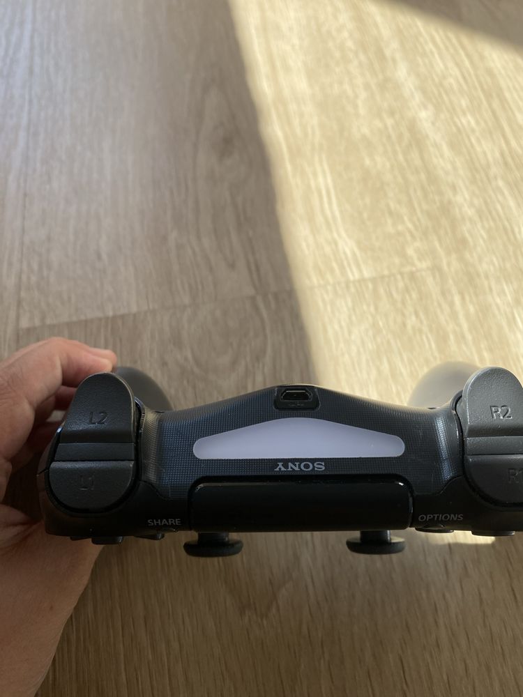 Ps4 1tb 1 comando com caregador sem cabo HDMI