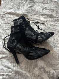Взуття High Heels на шнурівках з сіточкою