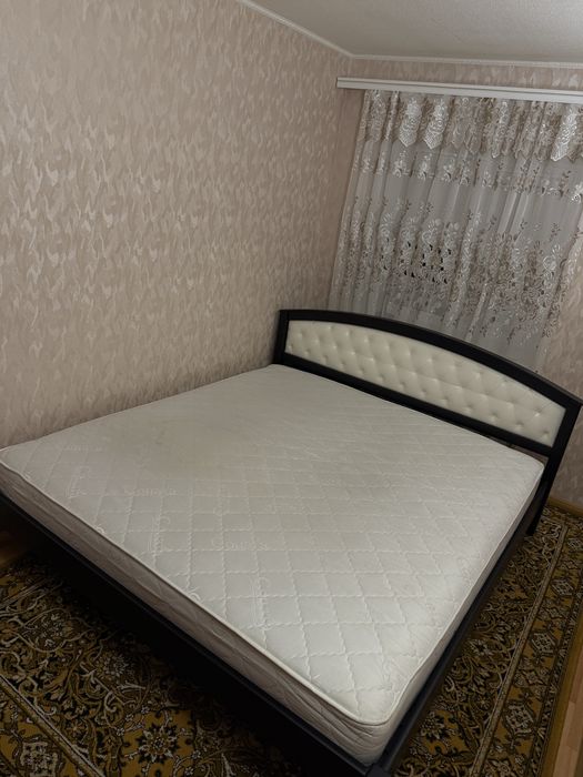 Продам кровать с матрасом