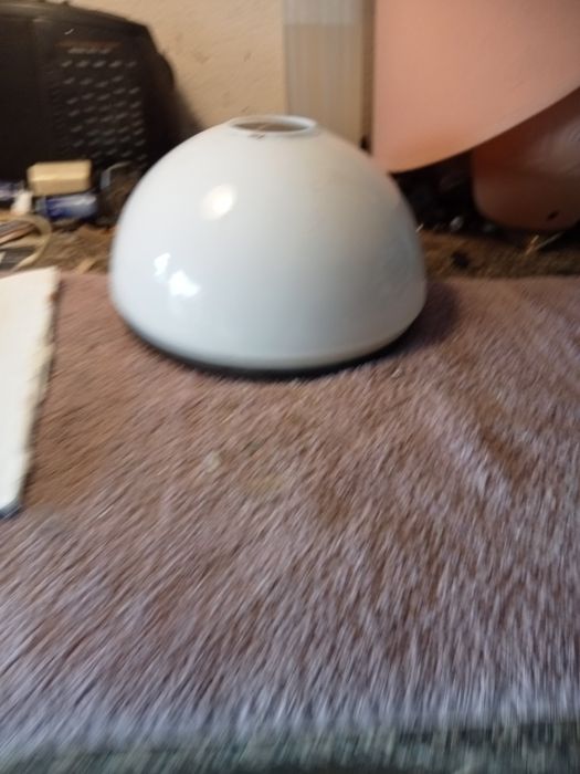 Mleczno biały klosz