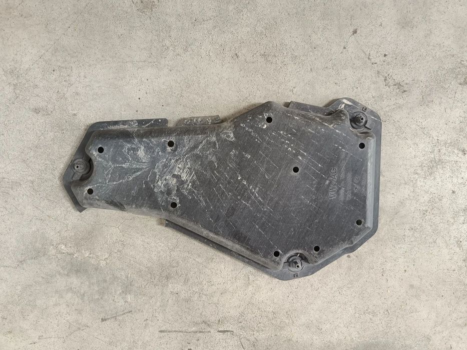 Osłona Zbiornika Adblue Skoda Octavia Karoq Seat Ateca VW T-Roc T-Cross Audi Płyta podwozia 5Q0131331C