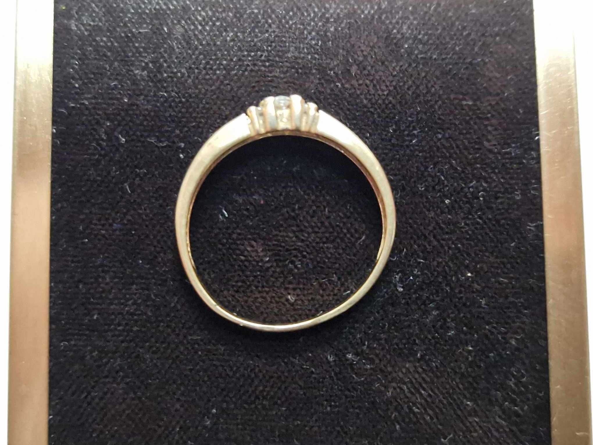 Złoty pierścionek próba 585 waga 2,25g rozmiar 17 Kraków W