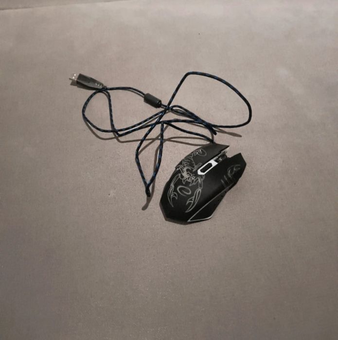 Myszka gamingowa zmieniająca kolory