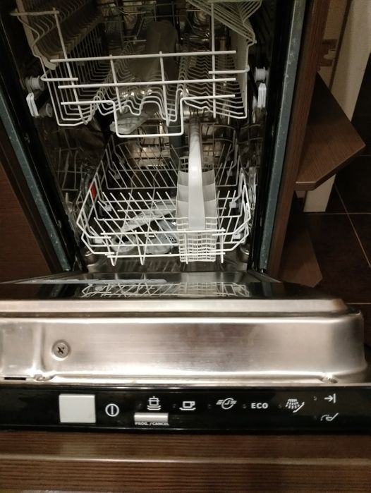 Посудомойка Elektrolux ESL 43020