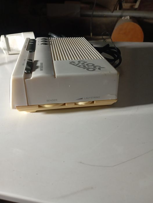 годинник  радіо FM